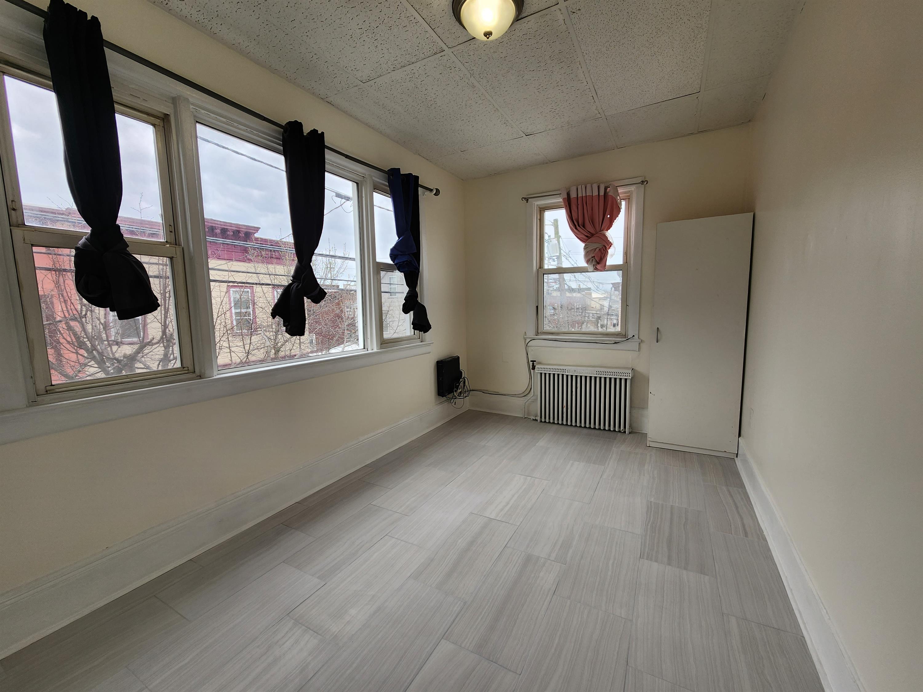 6109 Jackson Street - 2F
